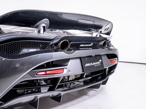 Used 2022 McLaren 720S Performance image 13