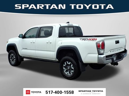 Used 2022 Toyota Tacoma TRD Off-Road AWD/4WD image 10