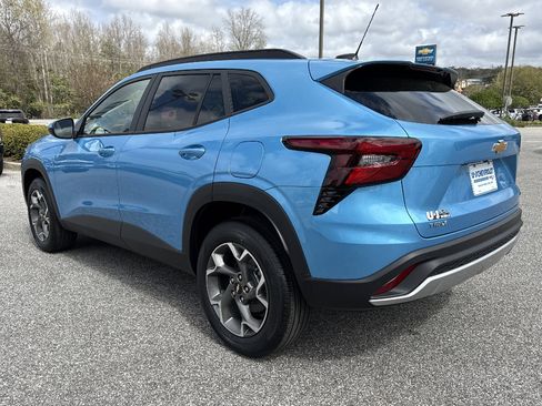 New 2026 Chevrolet Trax LT w/ Driver Confidence Package FWD image 5