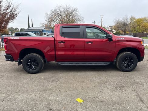 Used 2024 Chevrolet Silverado 1500 LT Trail Boss w/ Convenience Package II image 6