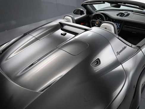 Certified 2019 Porsche 911 Speedster RWD image 30