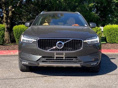 Used 2019 Volvo XC60 T5 Momentum w/ Multimedia Package AWD/4WD image 14