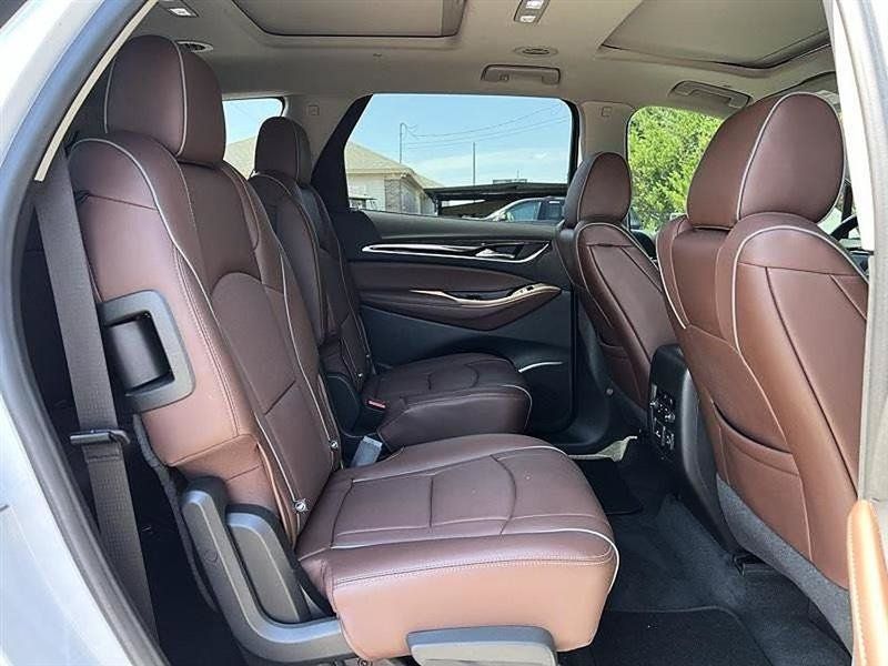 Used 2019 Buick Enclave Avenir w/ Avenir Technology Package FWD image 37