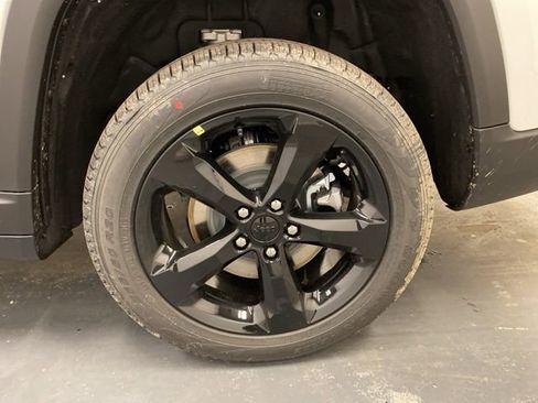 New 2026 Jeep Grand Cherokee L Limited AWD/4WD image 29