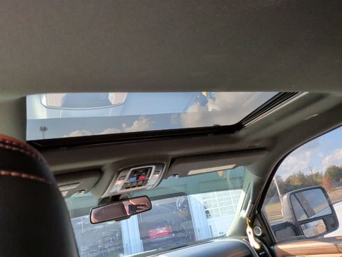 Used 2024 RAM 3500 Limited w/ Towing Technology Group image 12