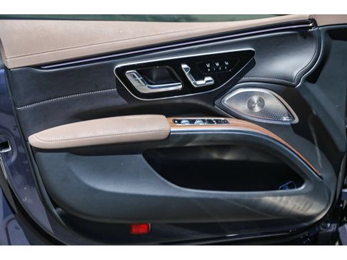 Used 2022 Mercedes-Benz EQS 580 4MATIC Sedan image 19
