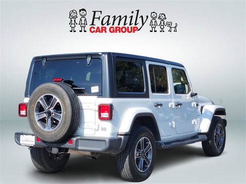 Used 2023 Jeep Wrangler Sahara image 4
