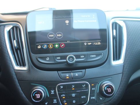 Used 2021 Chevrolet Malibu LT image 10