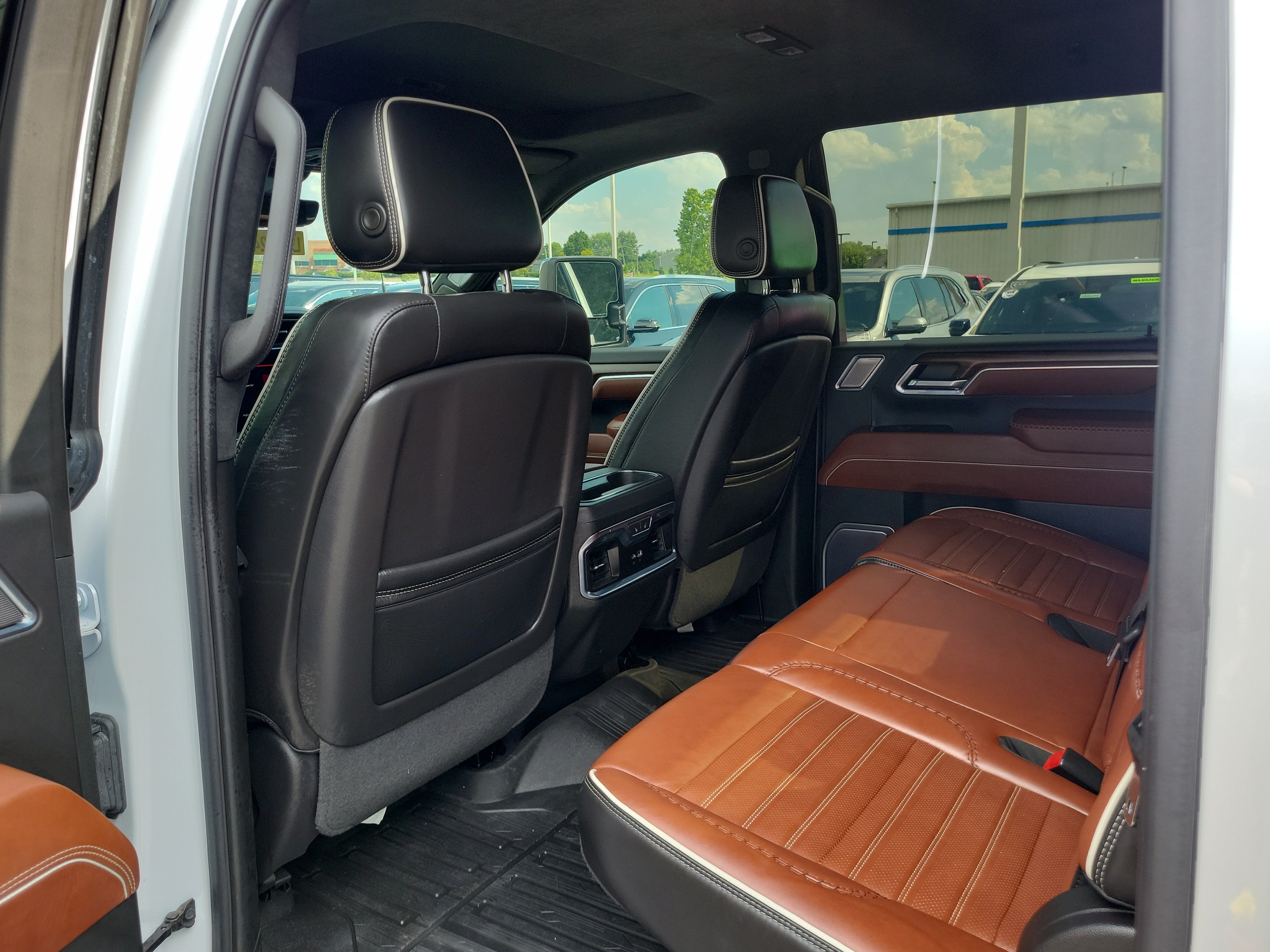 Used 2024 GMC Sierra 2500 Denali Ultimate AWD/4WD image 12