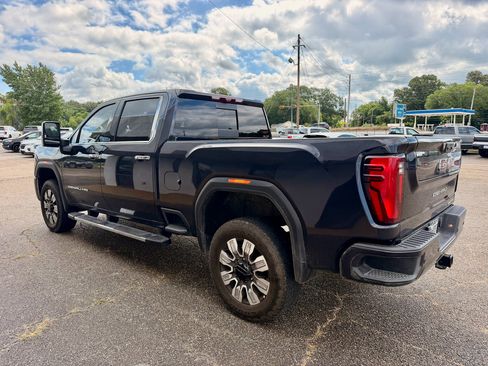Used 2025 GMC Sierra 2500 Denali w/ Denali Reserve Package AWD/4WD image 4