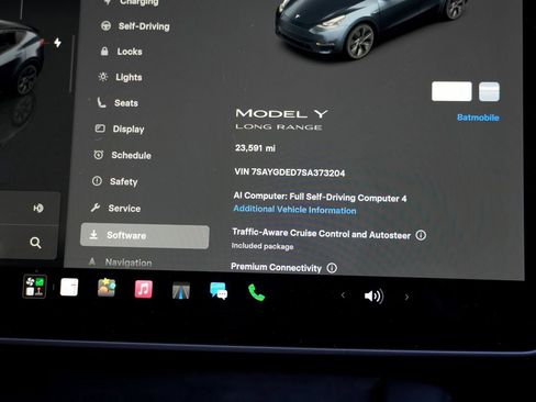 Used 2025 Tesla Model Y Long Range RWD image 9