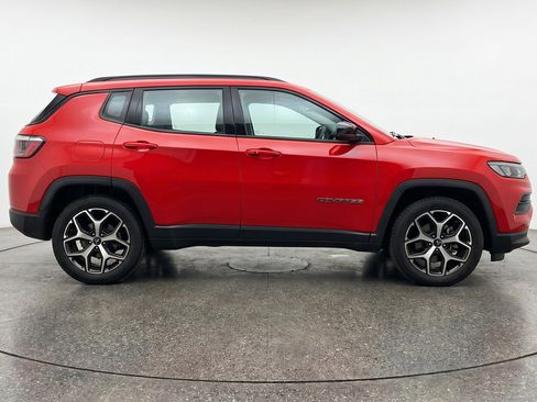 Used 2025 Jeep Compass Limited AWD/4WD image 11