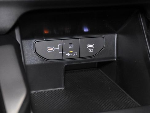 Certified 2024 Kia Sorento LX image 17