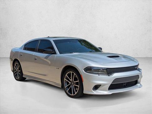 Used 2023 Dodge Charger R/T w/ Plus Group RWD image 3