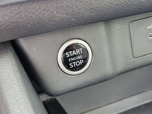 Certified 2023 Nissan Rogue SV FWD image 29