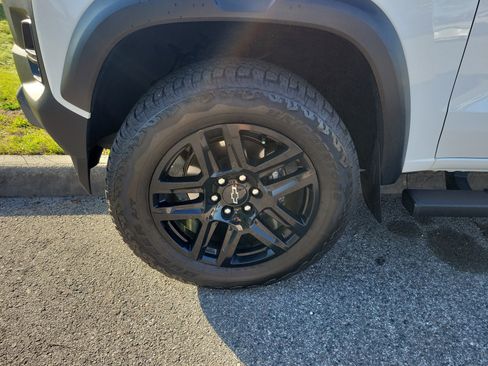 Used 2025 Chevrolet Colorado Trail Boss image 28