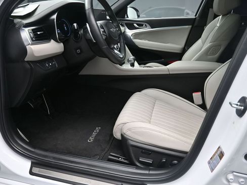 Used 2023 Genesis G70 3.3T w/ Sport Advanced Package image 17