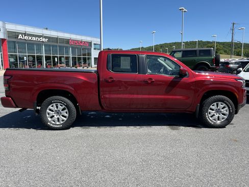 Used 2023 Nissan Frontier SV AWD/4WD image 2