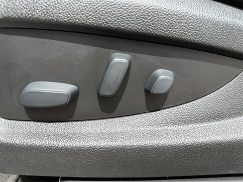 Used 2017 GMC Yukon SLT w/ Open Road Package AWD/4WD image 45