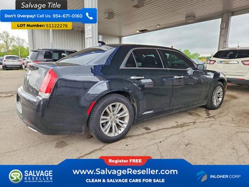 Used 2016 Chrysler 300 C RWD image 4