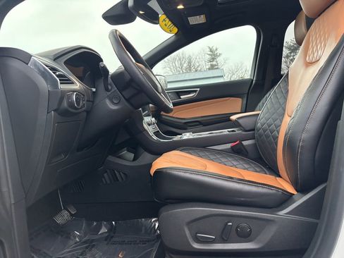Used 2024 Ford Edge Titanium w/ Titanium Elite Package image 17