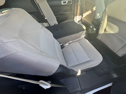 Used 2023 Ford Explorer 4WD image 16