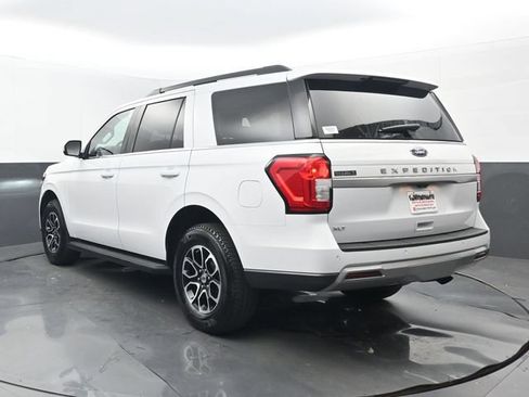 Used 2024 Ford Expedition XLT RWD image 3
