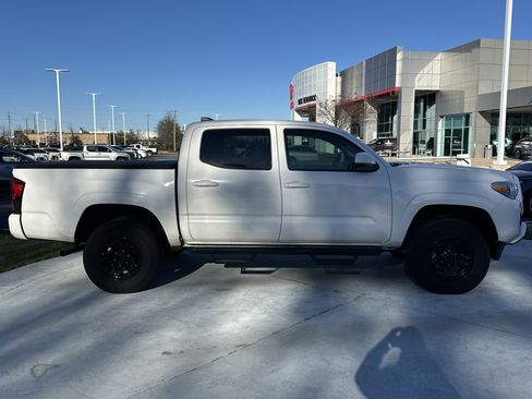 Used 2023 Toyota Tacoma TRD Off-Road image 11