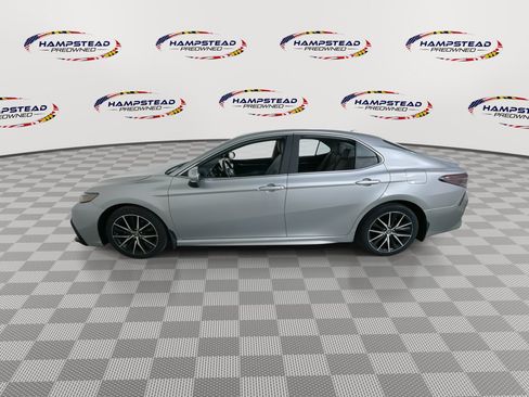 Used 2023 Toyota Camry SE AWD/4WD image 5