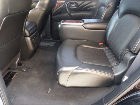 Used 2017 INFINITI QX80 Base AWD 4dr SUV w/ Deluxe Technology Package image 31