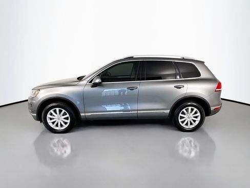 Used 2016 Volkswagen Touareg Sport AWD/4WD image 2