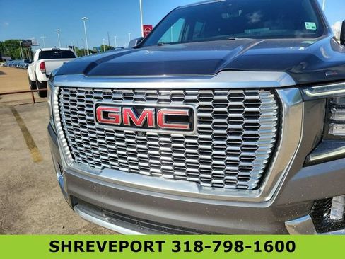 Used 2022 GMC Yukon Denali w/ Denali Ultimate Package AWD/4WD image 32