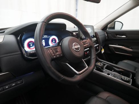 Certified 2024 Nissan Pathfinder Platinum w/ Cargo Package image 8