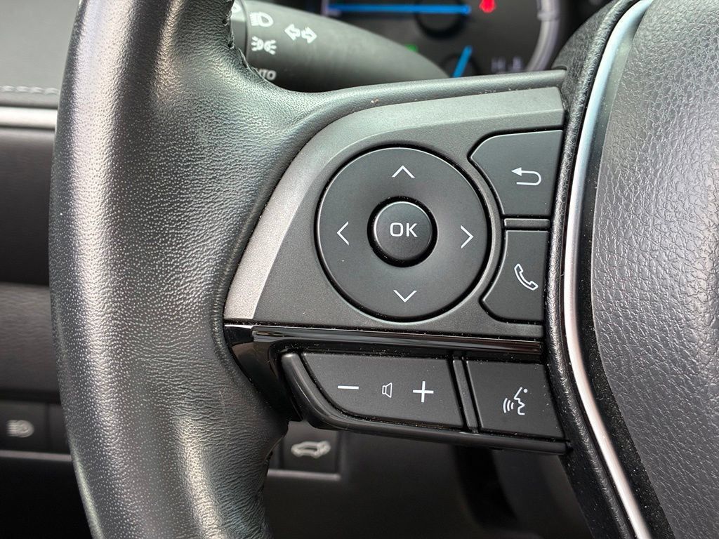 Used 2022 Toyota Venza XLE AWD/4WD image 25