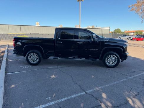 Used 2022 Chevrolet Silverado 3500 High Country w/ Z71 Off-Road Package image 9
