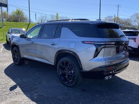 New 2026 Chevrolet Traverse RS w/ LPO, Floor Liner Package FWD image 4