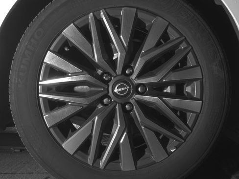 Used 2025 Nissan Altima 2.5 SV image 13