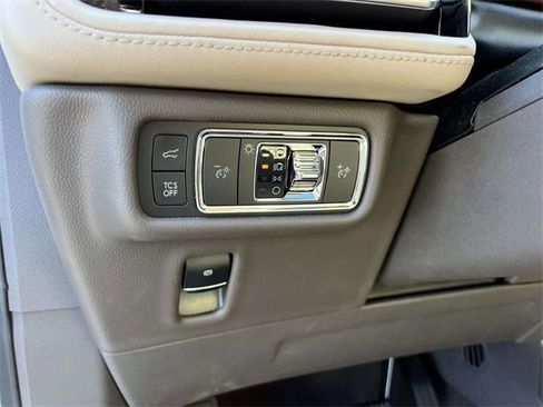 Certified 2022 Lincoln Nautilus Reserve image 19