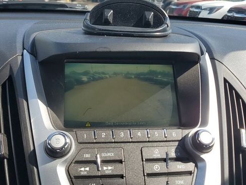 Used 2017 Chevrolet Equinox LS FWD image 27