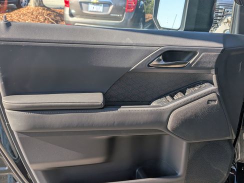 Used 2024 Lexus GX 550 w/ Accessory Package (2T) image 14