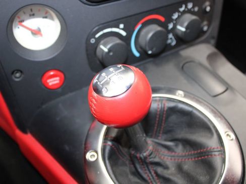 Used 2004 Dodge Viper SRT-10 RWD image 22