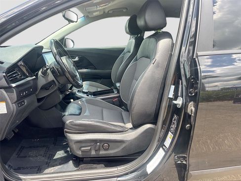 Used 2022 Kia Niro EX w/ Cold Weather Package FWD image 20