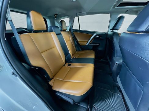 Used 2017 Toyota RAV4 Platinum image 33