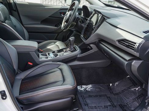 Used 2024 Subaru Crosstrek 2.5i Limited w/ Crosstrek Mirror Package image 12