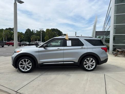 Certified 2022 Ford Explorer Platinum w/ Equipment Group 601A RWD image 4
