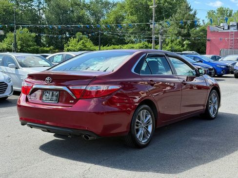 Used 2017 Toyota Camry SE FWD image 13