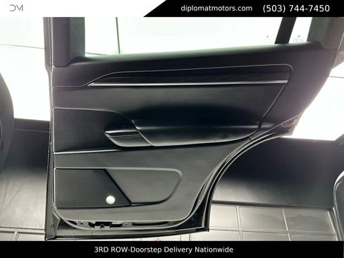 Used 2022 Tesla Model X image 25