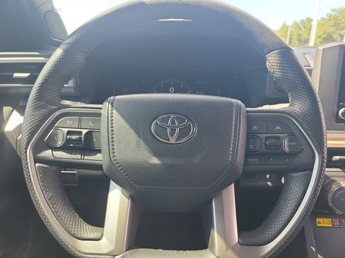 Used 2024 Toyota Tacoma SR5 AWD/4WD image 18