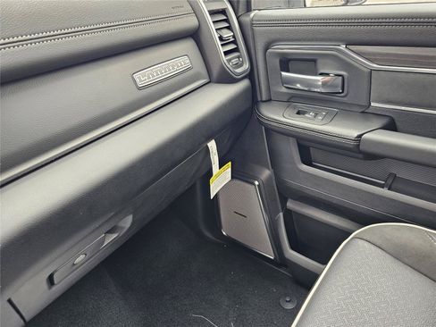 New 2026 RAM 2500 Laramie AWD/4WD image 30