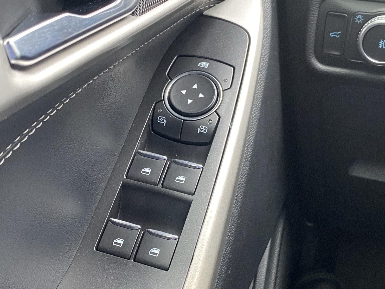 Used 2020 Ford Explorer XLT w/ Equipment Group 202A AWD/4WD image 21